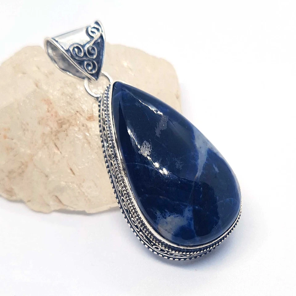 Joyería colgante enchapada en plata de ley 925 con piedras preciosas de sodalita 2 1/4" Foto 2 de 4