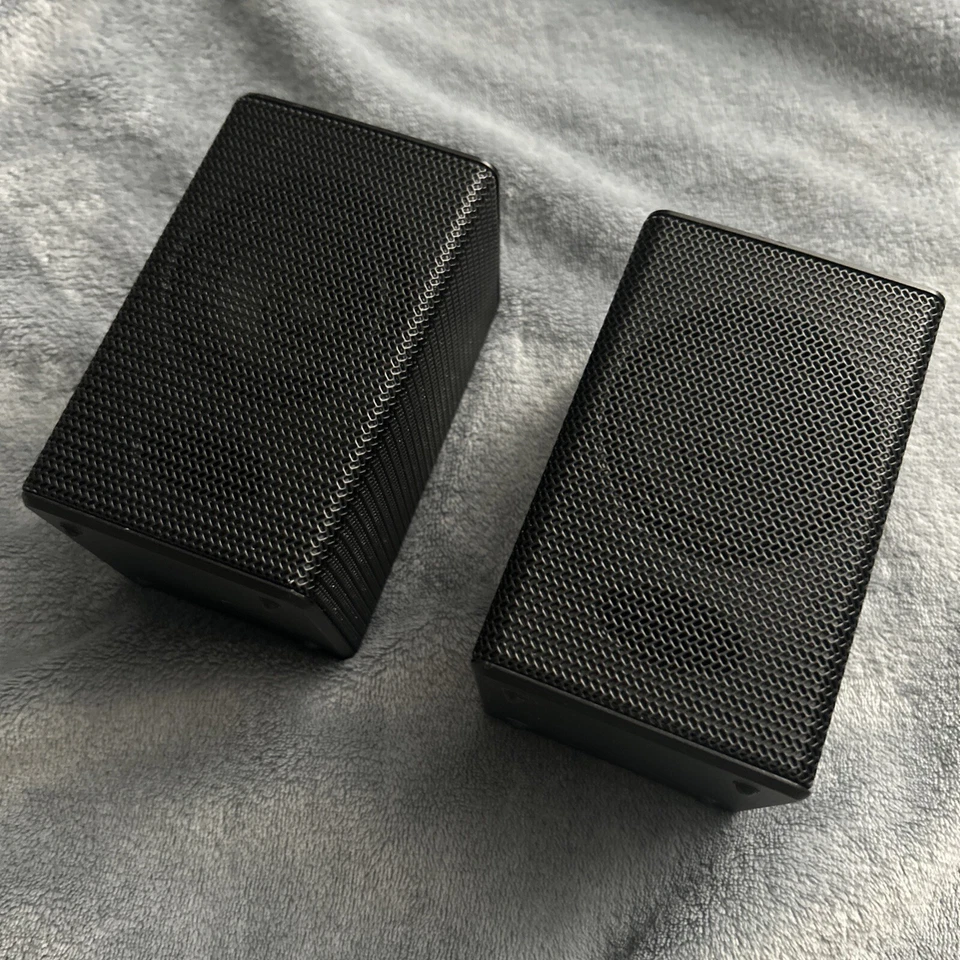 Par de alto-falantes surround via satélite Samsung PS-KS1-1 (esquerda e direita). Sem fios - Imagem 2 de 4