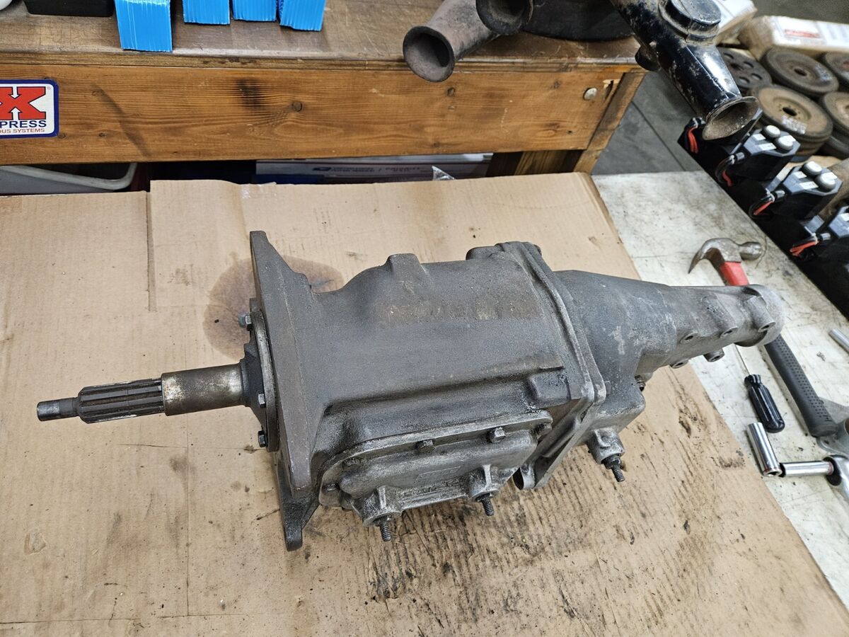 1962 Borg Warner T-10 4 speed, Cast Iron Case, Aluminum Tail, Close Ratio T10-1B 1962 Borg Warner T-10 4 speed, Cast Iron Case, Aluminum Tail, Close Ratio T10-1B