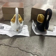 2x L'OBJET - Centerpieces - Swan Bowl - Medium - White And Black