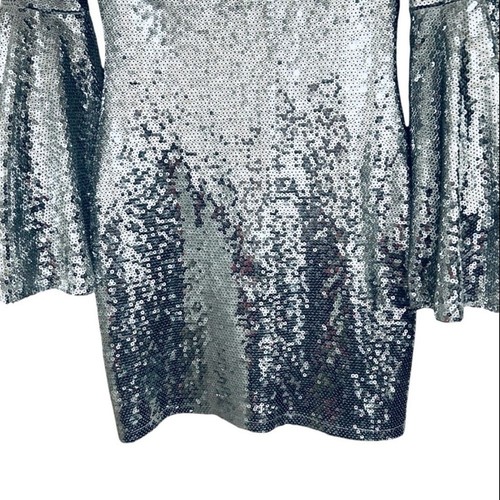 LULUS Minikleid Beaming Belle Silber Pailletten Glockenärmel S Neu mit Etikett - Bild 7 von 16