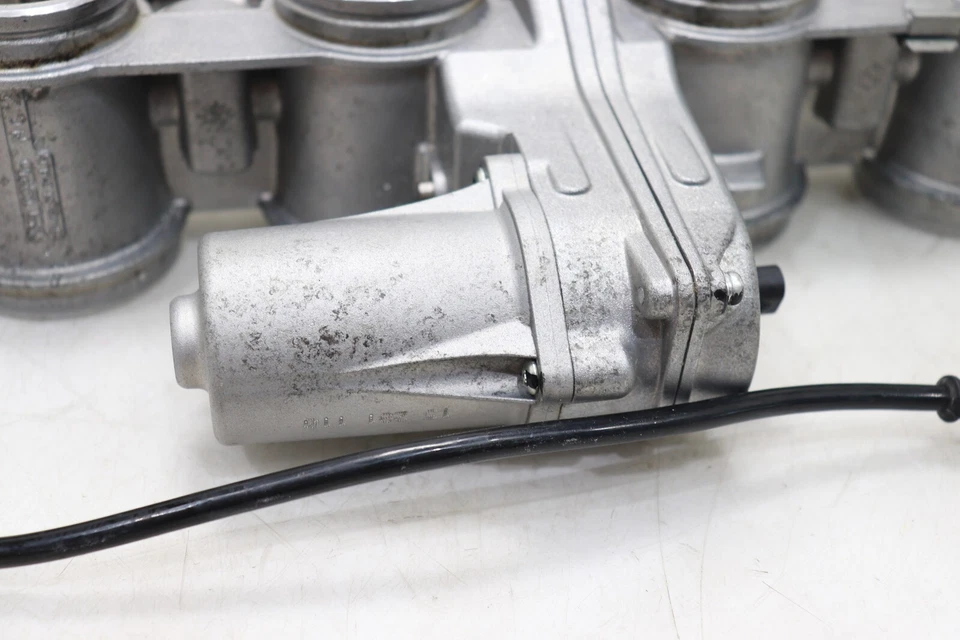 13-19 BMW S1000RR OEM THROTTLE BODY BODIES FUEL INJECTOR AIR INTAKE *7K MILES* - Image 3 of 4