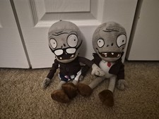Plants vs. Zombies Plush Lot Conehead & Newsp...