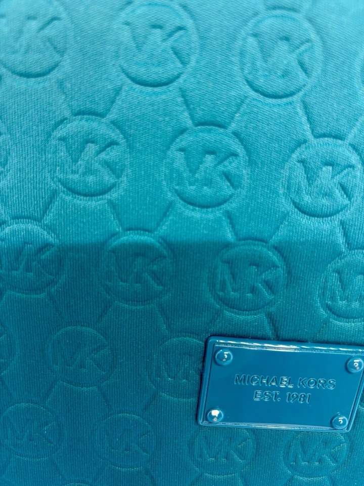"Funda para tablet Michael Kors iPad verde azulado neopreno acolchada cierre de cremallera 8,5"" de ancho x 10"" de alto" Foto 3 de 4