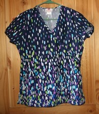 White Cross Brand Scrub Top Pockets Size: Small DARK BLUE  bright print GREAT