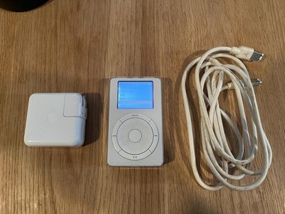 Apple iPod Classic 1st Generation White (10 Gb) M8541 for sale