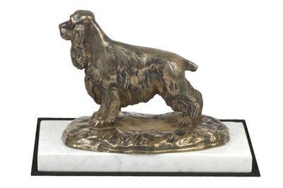 English Cocker Spaniel - Hundestatuette, Figur auf weißem Marmor, Trophäe für ei