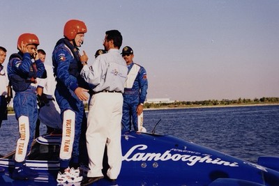 A44 A4472 George Bush Dubai Creek Powerboat Race Victory Team  USA UAE
