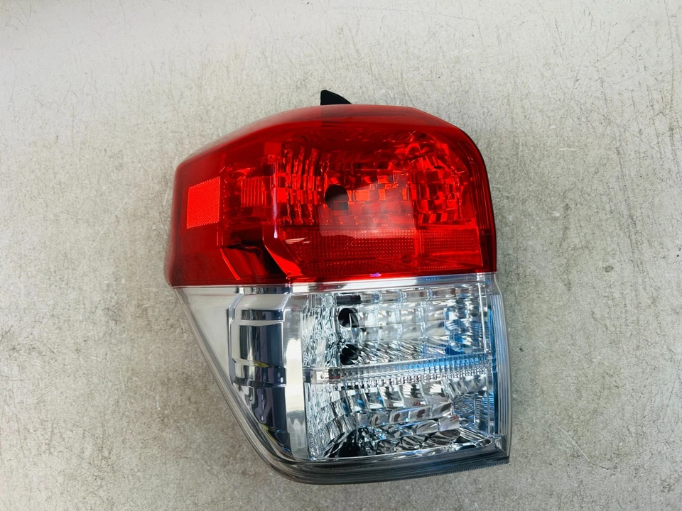 Luz trasera halógena lado del conductor izquierdo Toyota 4Runner 2010 2011 2012 2013 OEM S908 Foto 2 de 4