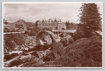 RPPC Carr Bridge Hotel Packhorse Bridge Fluss Topographie JB weißes Foto