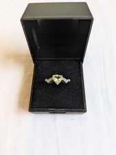 size n 9ct white gold and peridot engagement ring