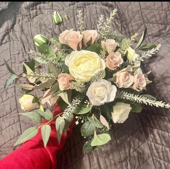Silk Bridal Wedding Bouquets - Image 2 of 4