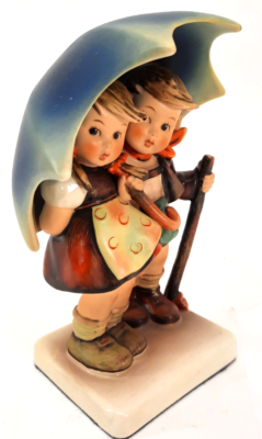 Vintage Hummel Goebel 71 Stormy Weather 5.5