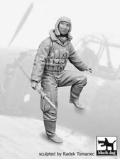 Black Dog 1/32 Japanese Fighter Pilot 1940-1945 WWII #1 Entering Cockpit F32139