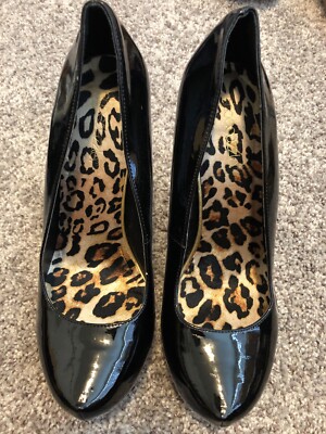 LADIES SIZE 8.5 SHOEDAZZLE MIRAGE FAUX PATENT LEATHER RHINESTONE HEELED PUMPS