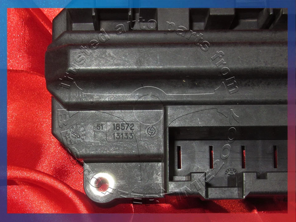 BMW E65 E66 7 series POWER DISTRIBUTION BOX FUSE HOUSING FUSEBOX 6900583 - Изображение 4 из 4