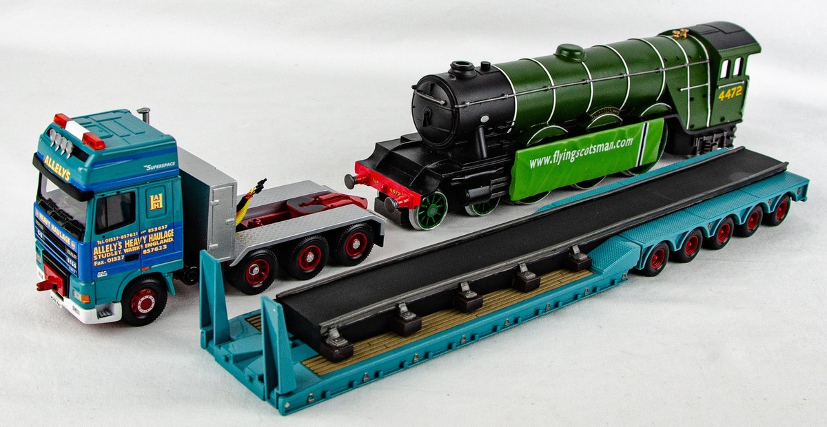 Corgi Heavy Haulage CC13203 DAF XF King Trailer & Locomotive 1:50