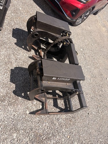 Lucas Equipment 6GSS-14 Hydraulic Skid Steer Root Brush Grapple Attachment