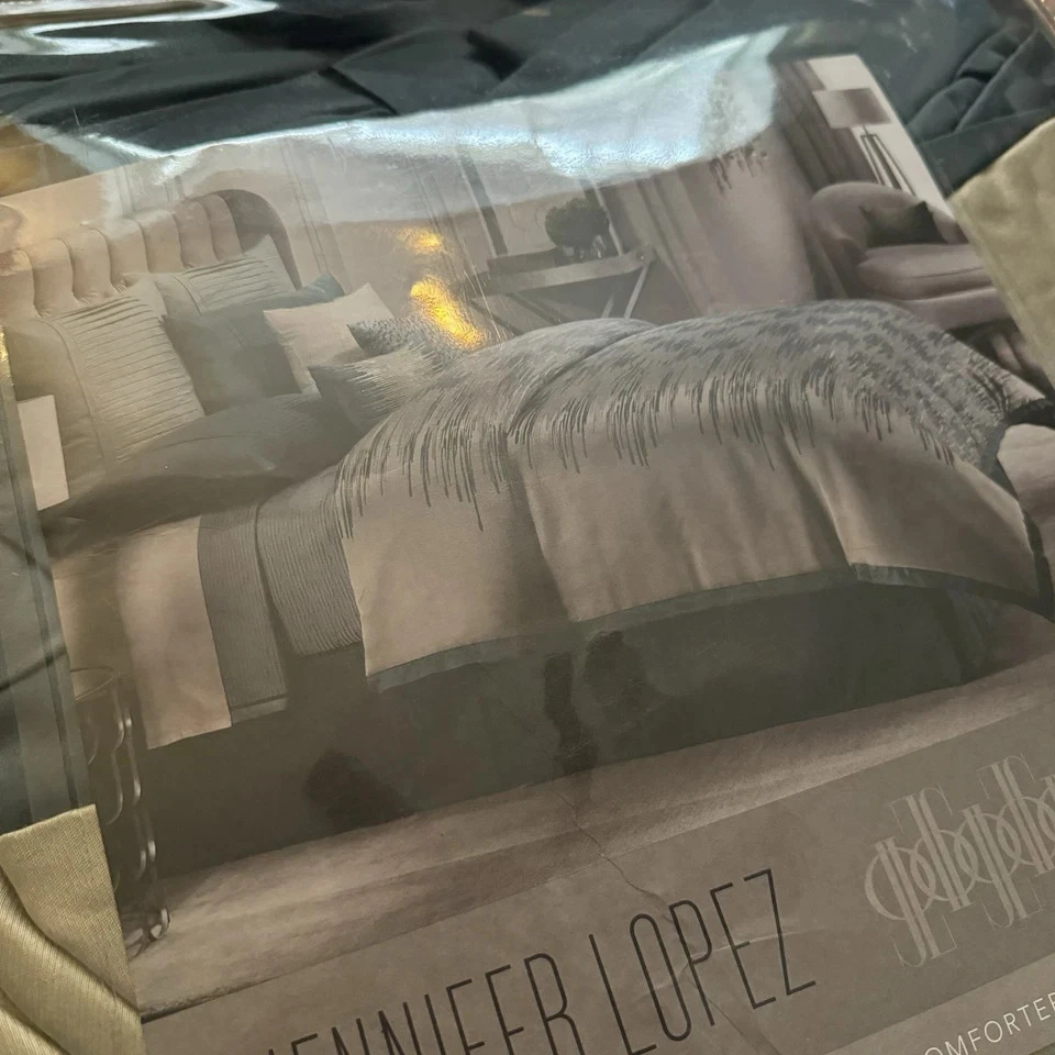 Jennifer Lopez Estate Queen size Comforter Set bedding comfort qn 4 Piece - Image 3 of 4