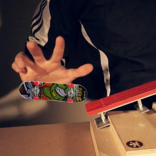 Finger Skateboard Ramp Set | Finger Skatepark Kit | Creative Finger Toys - Picture 7 of 8