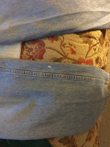 MENS LEVIS 550 JEANS, 36W, 30 L, RELAXED FIT, PREOWNED, FADED AND WORN - Picture 3 of 4
