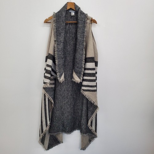 Womens Plaid Fringe Poncho Vest Cardigan One Size Gray Black Striped Long - Picture 3 of 11