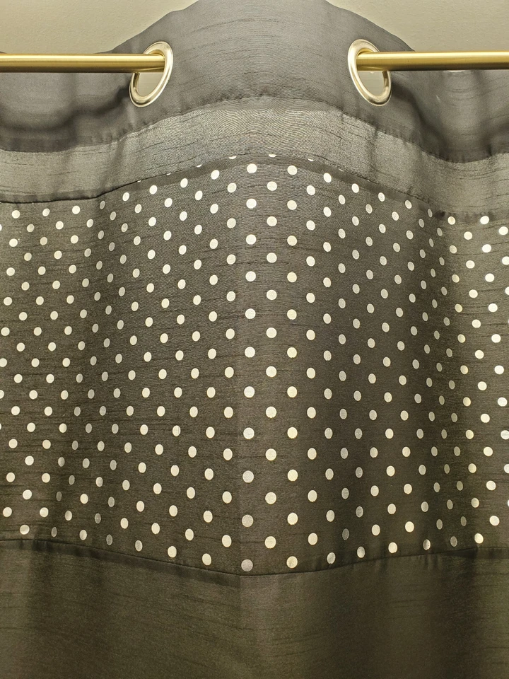 Par de painéis de ilhós Halley Foil Dot 108”Wx84”L - Imagem 3 de 4