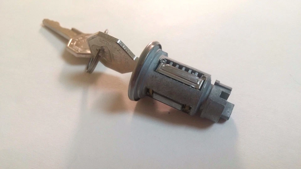 Juego de 65 cilindros de bloqueo Chevy El Camino 1965 puerta de encendido guantera llaves Chevrolet Foto 3 de 4