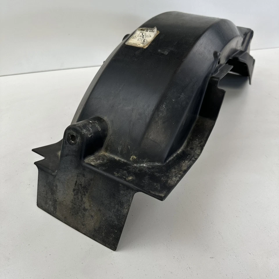 Protector guardabarros bandeja plástico Suzuki GSX750F Katana 1992 63111-20C00 Foto 2 de 4