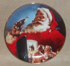 Franklin Mint Coca Cola 8" Plate Stocking Up For Santa 1994 Porcelain Christmas — photo 1
