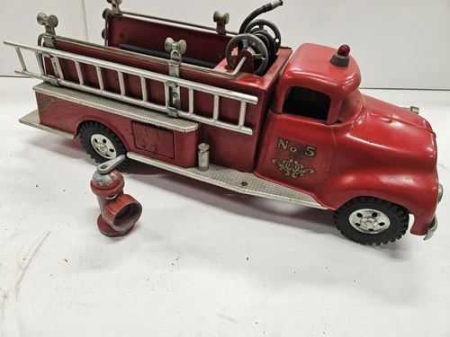 Vintage 1957 Tonka No.5 Suburban Pumper Fire Truck Clean With Hydrant