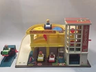 Vtg Fisher Price #930 Action Garage Little People Play Family COMPLETE W Box