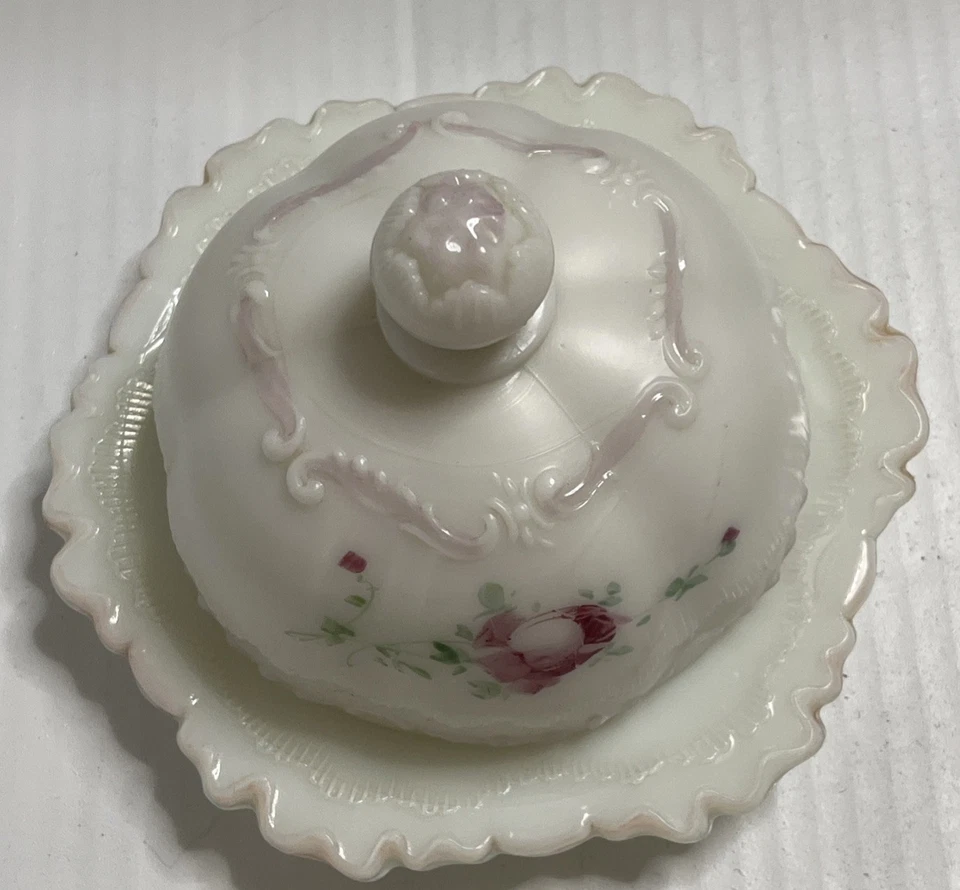 Plato de mantequilla redondo de vidrio de leche victoriano Dithridge EE. UU. pintado a mano Astoria Rose Foto 2 de 4