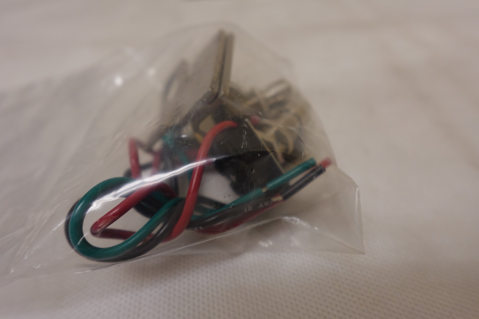 RCI 960RO-MO-MOx28 Aluminum Keyswitch SPDT 2x Momentary Action Standard 3" W