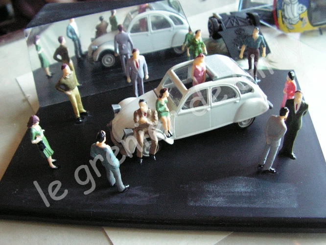 LOT 13 SPECTATOR FIGURES 1/43 diorama figures figurilla статуэтка figure - Image 3 of 4