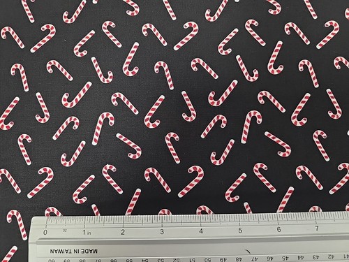 2.5 Metres Printed 100% Cotton Premium Craft Fabric Candy Canes With Metallic - Picture 2 of 2