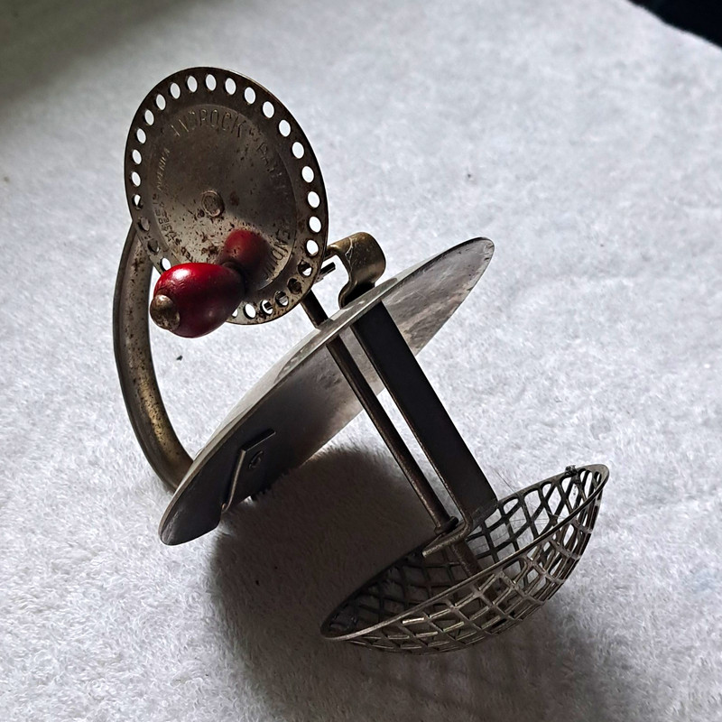Androck Metal Egg/Batter Beater w/ Red Handle, CIRCA. 1930/40S