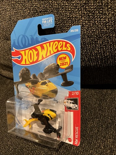 2021 Hot Wheels #205 HW Rescue Water Bomber - Picture 3 of 8