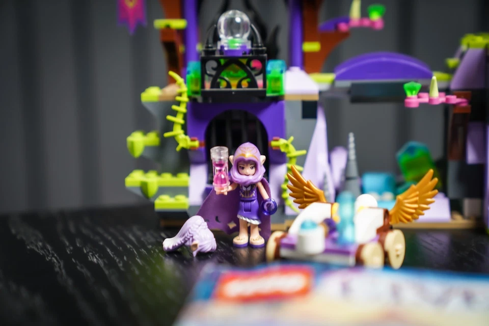 Lego Ragana's Magic Shadow Castle 41180 com instruções todas as minifiguras elfos - Imagem 3 de 4