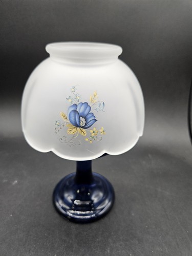 VTG. L.E. Smith Fairy Lamp Frosted Lamp Shade w/Florals and Blue Pedestal