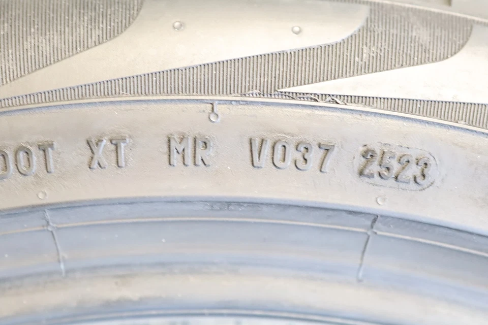 Two 315/35R21 3153521 Pirelli Scorpion Verde Porsche NO 111V 8/32 D92 - Image 4 of 4