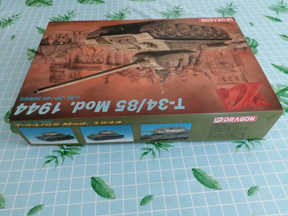 DRAGON 1/35 T-34/85 MOD. 1944 "39 - 45" SERIES ITEM N° 6066 - Immagine 2 di 4