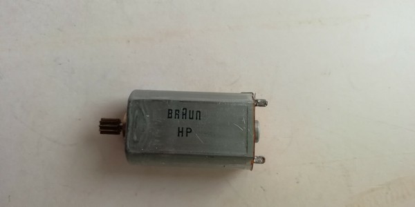 Motor BRAUN 6v continua.