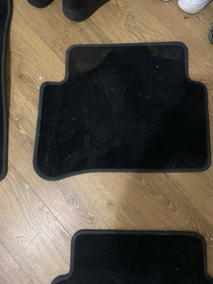 Автомобильные напольные коврики Mercedes-Benz Cls 550 - Изображение 2 из 4