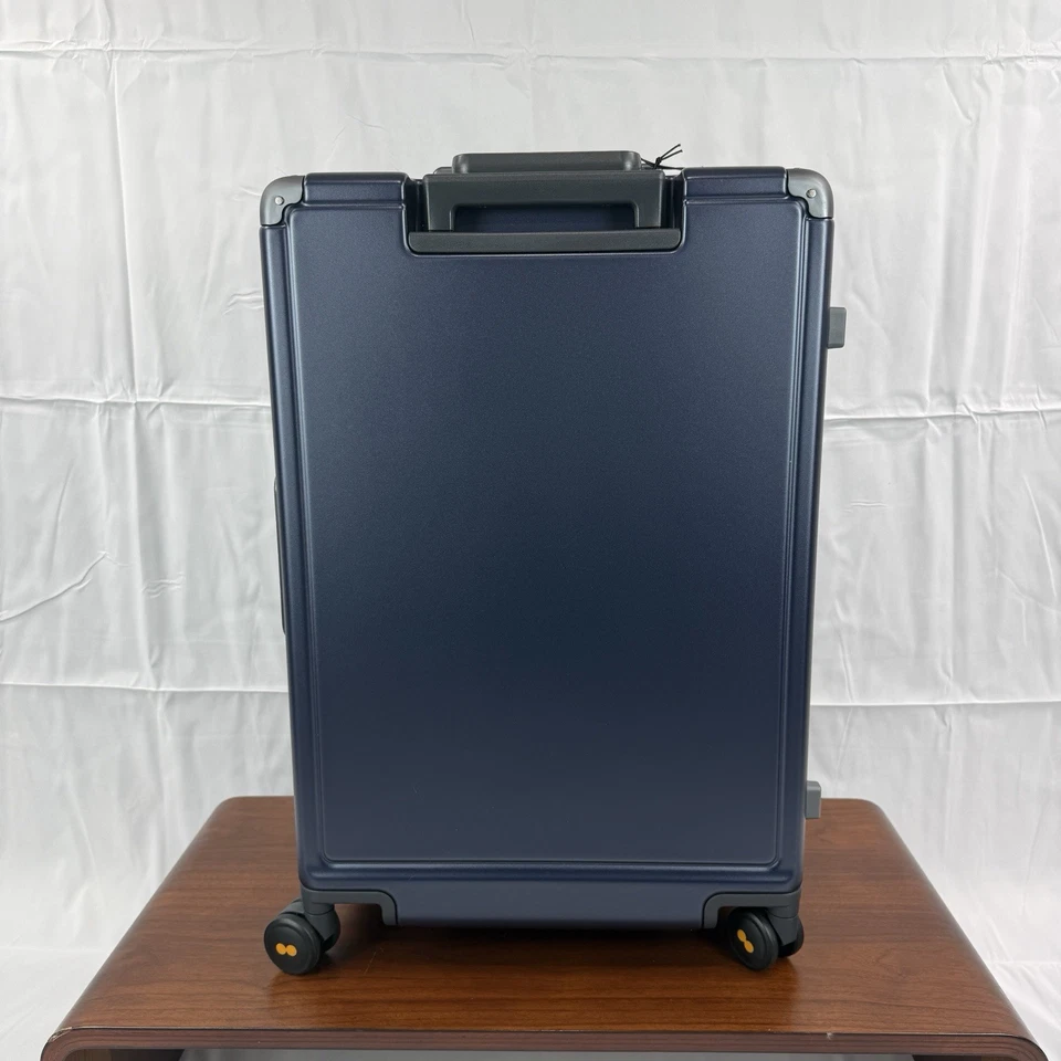 Mala giratória LEVEL8 Hegent 24” estrutura de alumínio quadriculada capa dura (marinha) - Imagem 4 de 4