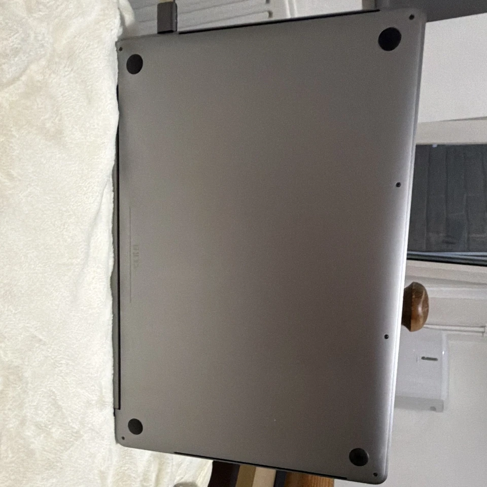 Apple MacBook Pro 15" 2019 · i9 · 32GB · 2TB, photo 2 of 3