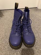 dr martens size 7 womens boots in blueberry colour