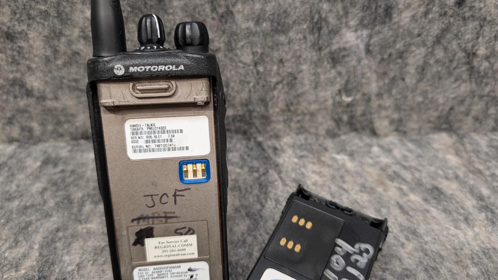 Motorola HT1250 VHF Two-Way Radios AAH25KDF9AA5AN with Battery