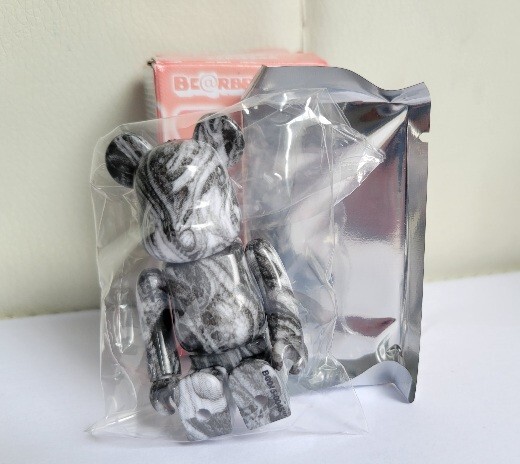 MEDICOM TOY - BE@RBRICK BRANDON HOLT 400％ MEDICOM BEARBRICK 400% BRANDON HOLT Multi | BSTN Store