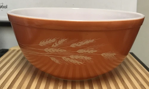 Vintage Pyrex Autumn Harvest Brown Wheat Mixing Nesting Bowl #403 2.5 L